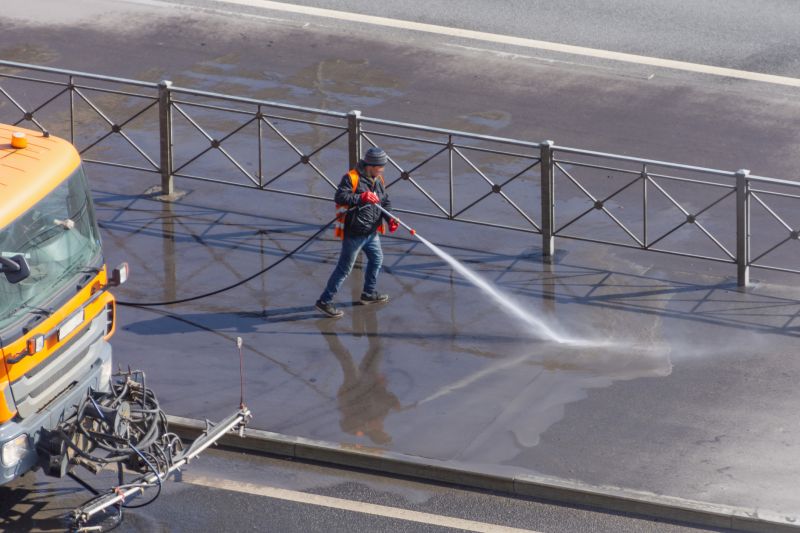 Asphalt Pressure Cleaning