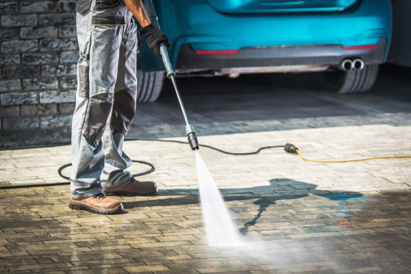 Cost of Driveway Pressure Washing in Estero