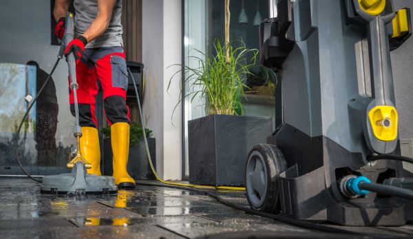 Cost of Commercial Pressure Cleaning in Estero