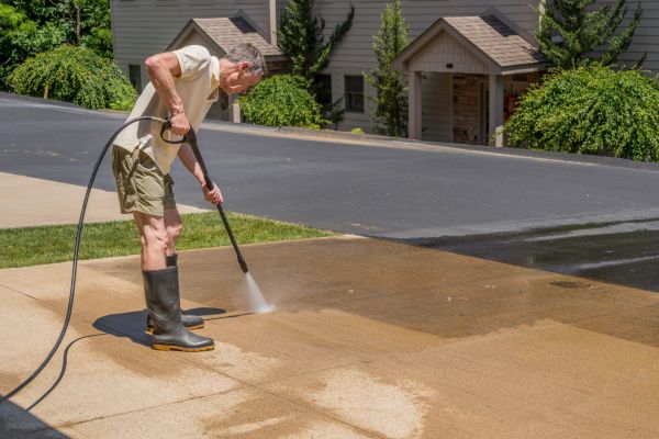 Cost of Concrete Pressure Cleaning in Estero