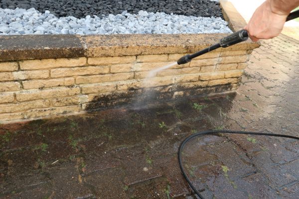 Cost of Retaining Wall Power Washing in Estero